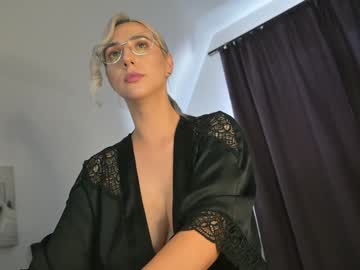 girl
        allayah cam image #5101823