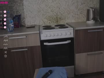 couple
        your_madhurricane cam image #2068357