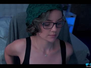 girl
        tiffanyriox cam image #46979