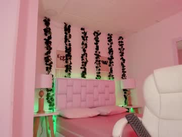 girl
        maryberrygh_ cam image #787069