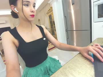girl
        ehotlovea cam image #328476