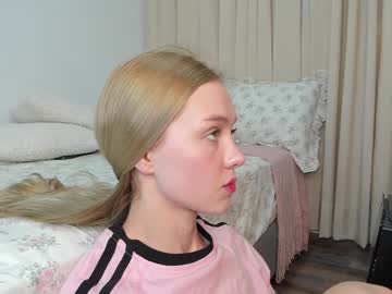 girl
        kitty__sophie cam image #5347922