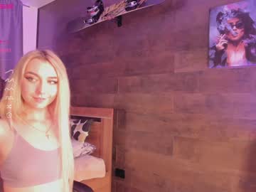 girl
        yolandabertha cam image #715232