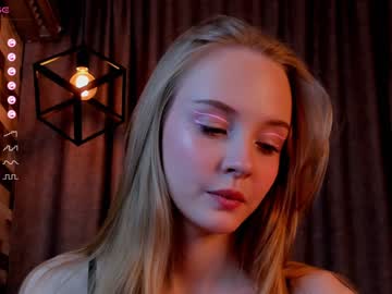 girl
        lolliis cam image #2754341