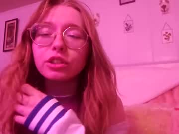 girl
        luckylychee cam image #4410225
