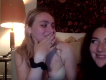 girl
        saphirreprincess333 cam image #423151
