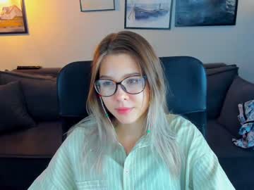 girl
        lisa_roses cam image #464910
