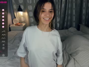 girl
        shinyydiamond cam image #1977435