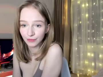 girl
        happiness_s cam image #3049105