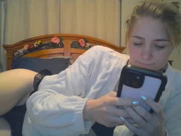 girl
        katynowhere cam image #5996404