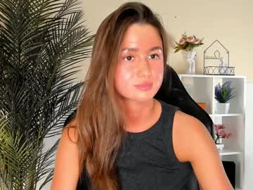 girl
        ethalcharton cam image #4549635