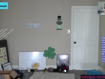 girl
        elena_ermie cam image #3736557
