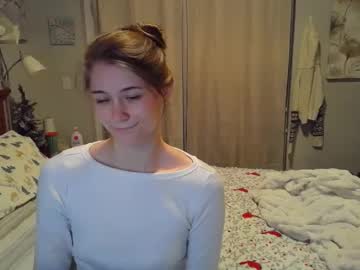 girl
        katynowhere cam image #5816304