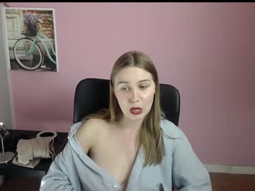 girl
        nextdoorgir_l cam image #1402495