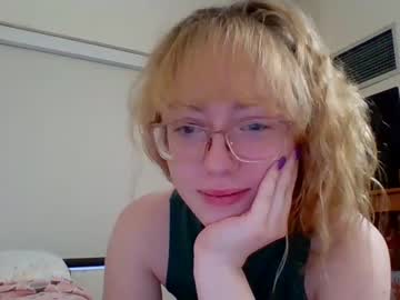 girl
        blonde_katie cam image #3853549