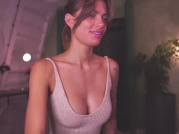 girl
        dreamana cam image #2963836