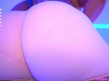girl
        oxlemon cam image #2967570