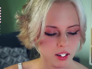 girl
        audreycarvin cam image #5082841