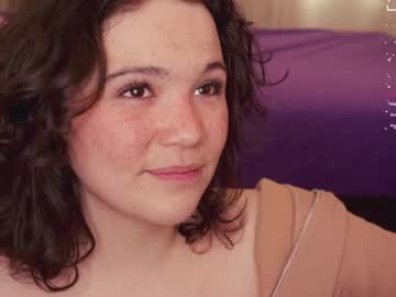 girl
        chery_lady22 cam image #1472583