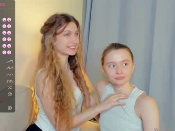couple
        _hollydolly_ cam image #3414140