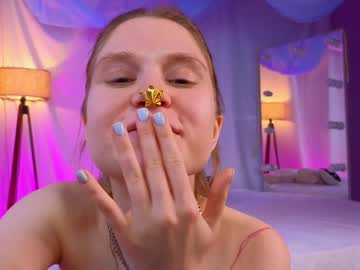 girl
        alisia_spinnet cam image #5181147