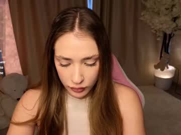girl
        lori_blushcrystal cam image #6119720
