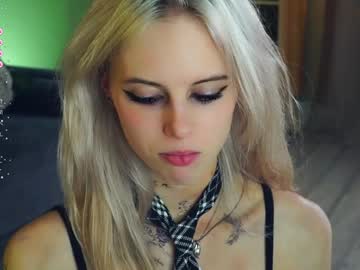 girl
        audreycarvin cam image #4973067