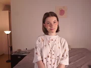 girl
        daisycompston cam image #6092515