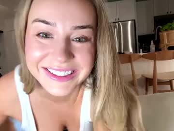 girl
        livywolfe cam image #6555322