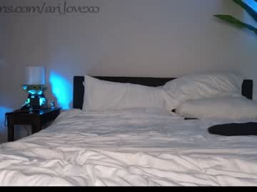 couple
        ari_lovexo cam image #1241572