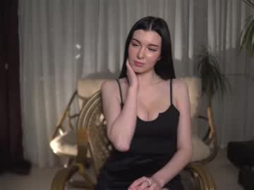 girl
        sophie_lin cam image #1505734