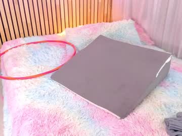 girl
        little_effy18 cam image #3896974