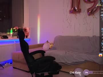girl
        lolliruth cam image #2619782
