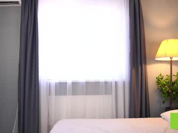 girl
        bellacle cam image #6135339