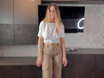 girl
        maydahedley cam image #3658684