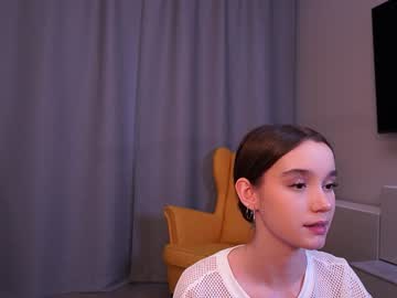girl
        harrieteasley cam image #5308949