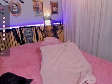 girl
        little_effy18 cam image #2656203