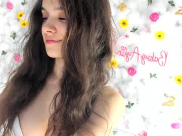 girl
        babyaylin cam image #6262695