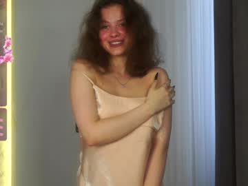girl
        a_whole_eternity cam image #4551688