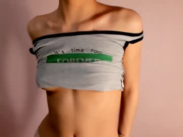 girl
        xyni_myni cam image #2978751