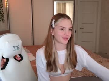 girl
        cyberslime cam image #2702275