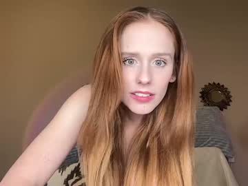 girl
        rayofsunshine_21 cam image #3563255