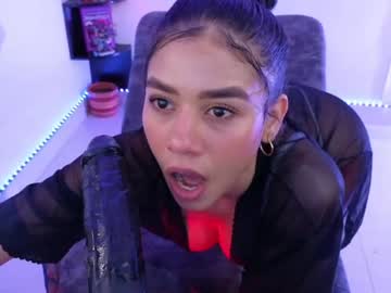 girl
        nicollbashel cam image #4748120