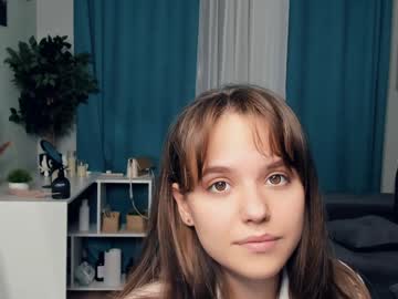 girl
        cherry_wave cam image #5390324