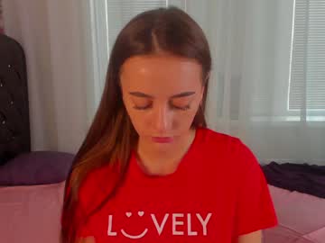 girl
        angelina_new cam image #2052700