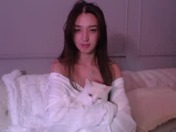 girl
        sarasuo cam image #2099592