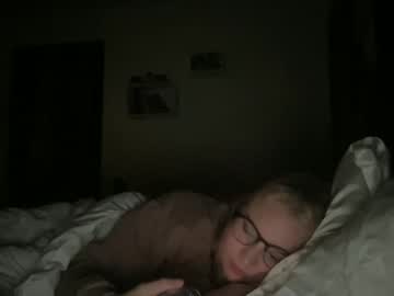 girl
        sarahmartin420 cam image #1853491