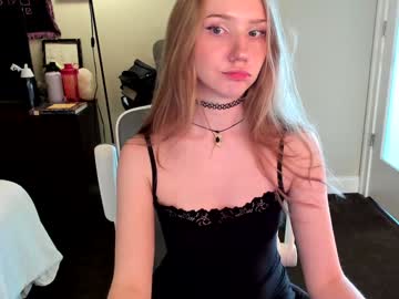 girl
        eve003300 cam image #6972675