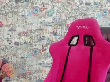 girl
        angelina_new cam image #1987909
