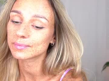girl
        artease cam image #4576496